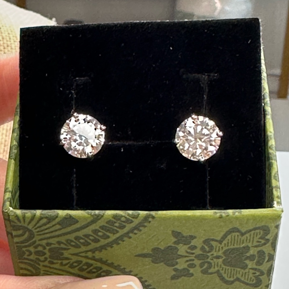 2 Carats Moissanite Sterling Silver Stud Earrings Stamped 925 GRA Report